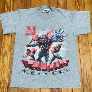 Vintage 90’s Lee Sports Nebraska Huskers Graphic Shirt 🔥🔥🔥  Size: Medium